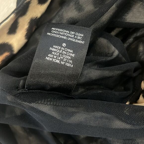 Alice and Olivia size medium leopard bodysuit NWOT - Picture 6 of 6